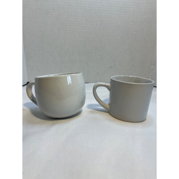 Set of 2 Godiva Belgium 1926 White and Gold Coffee Mugs - Picture 3 of 7